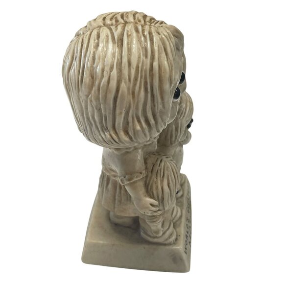 Worlds Greatest Mother Ceramic Figurine By O.R. & W. Berries Cos 1973 Vintage - Picture 3 of 5